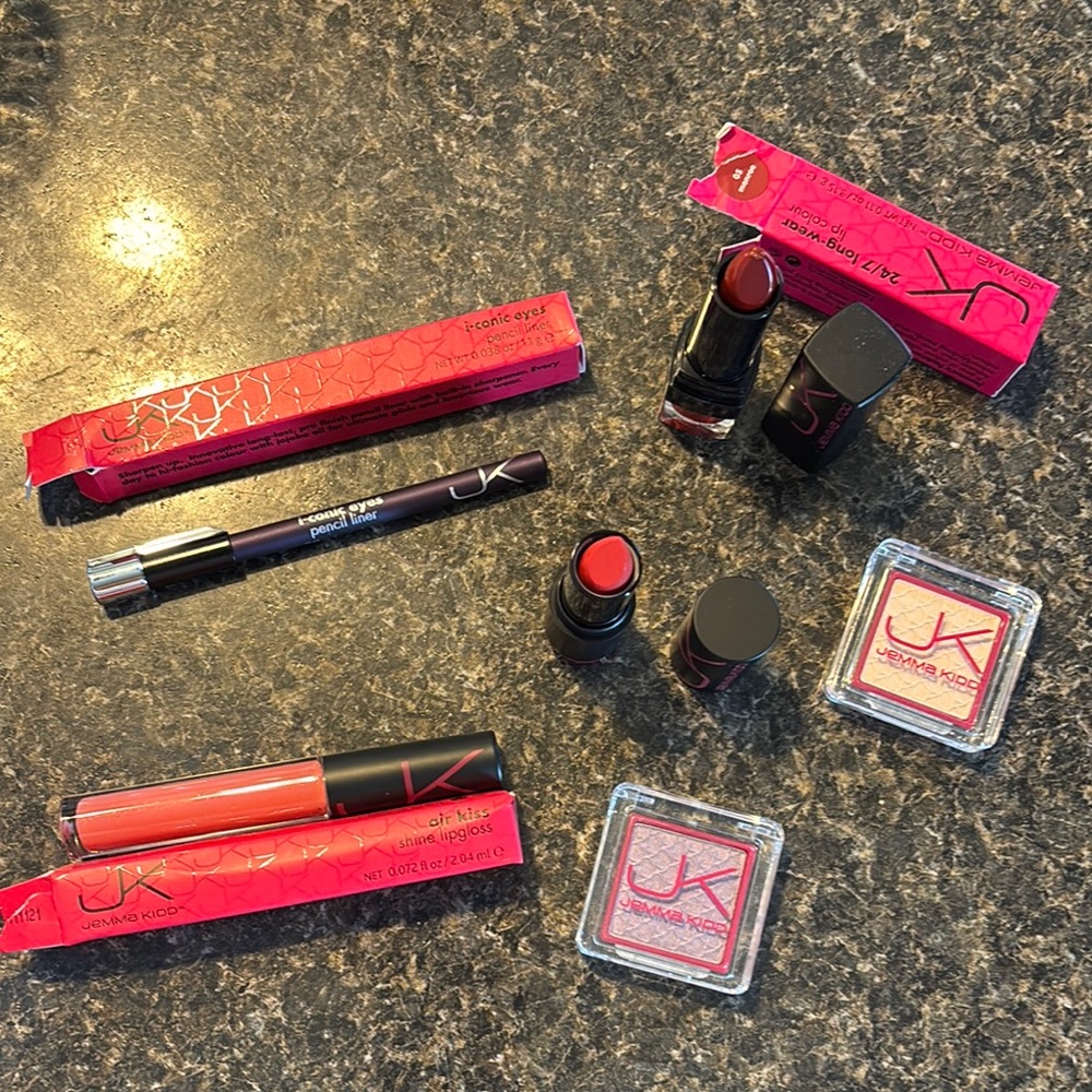 Jemma Kidd Makeup Lot